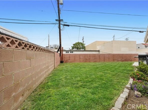 21733 Tuba Street, Chatsworth (los Angeles) CA 91311