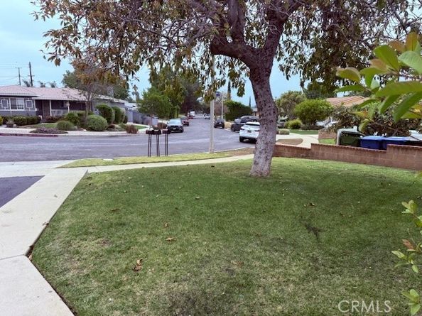21733 Tuba Street, Chatsworth (los Angeles) CA 91311