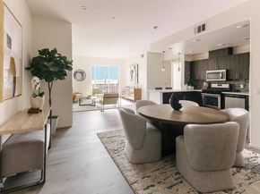 124 W Colorado Street 405, Glendale CA 91204