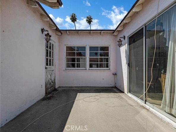 18725 Covello Street, Reseda (los Angeles) CA 91335