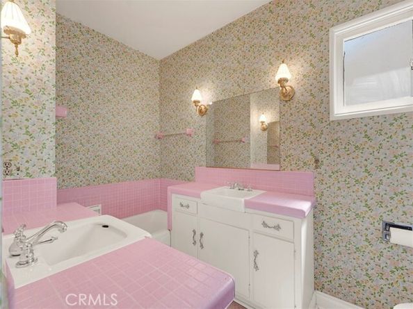 18725 Covello Street, Reseda (los Angeles) CA 91335