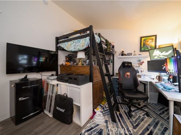8744 Burnet 7, North Hills (los Angeles) CA 91343