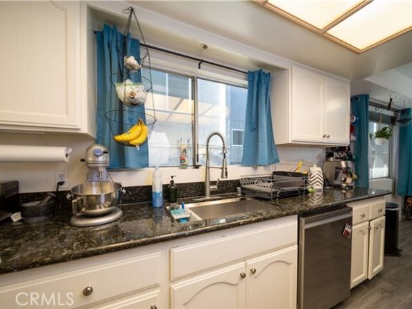 8744 Burnet 7, North Hills (los Angeles) CA 91343