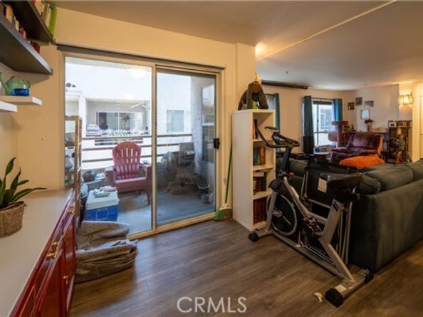 8744 Burnet 7, North Hills (los Angeles) CA 91343