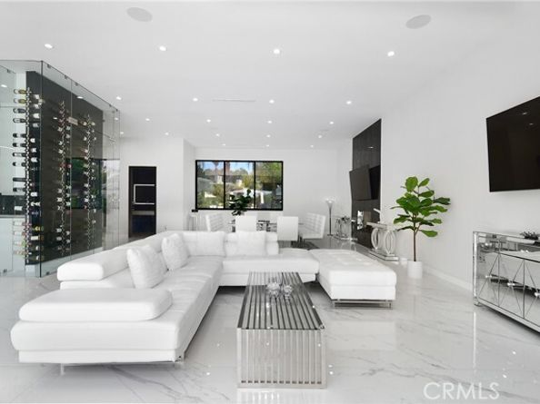 16940 Knollwood Drive, Granada Hills (los Angeles) CA 91344