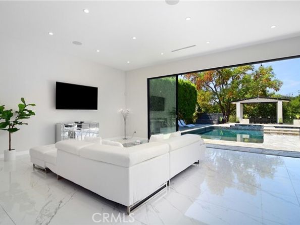 16940 Knollwood Drive, Granada Hills (los Angeles) CA 91344