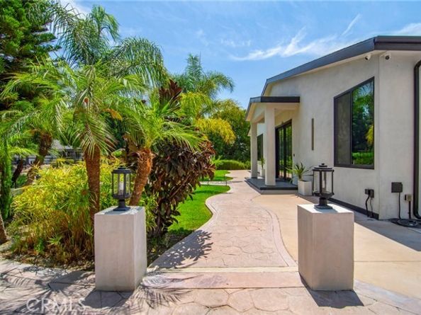 16940 Knollwood Drive, Granada Hills (los Angeles) CA 91344