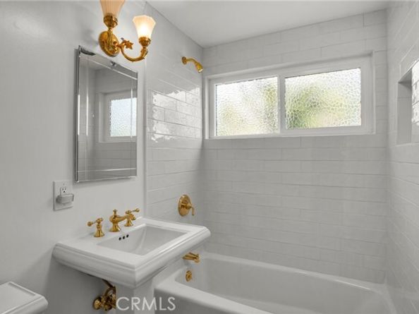 9545 Rubio Avenue, Northridge (los Angeles) CA 91343