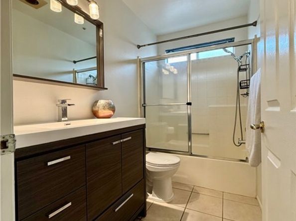 9213 Independence Way, North Hills (los Angeles) CA 91343