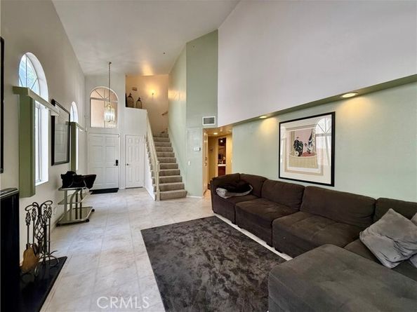 9213 Independence Way, North Hills (los Angeles) CA 91343
