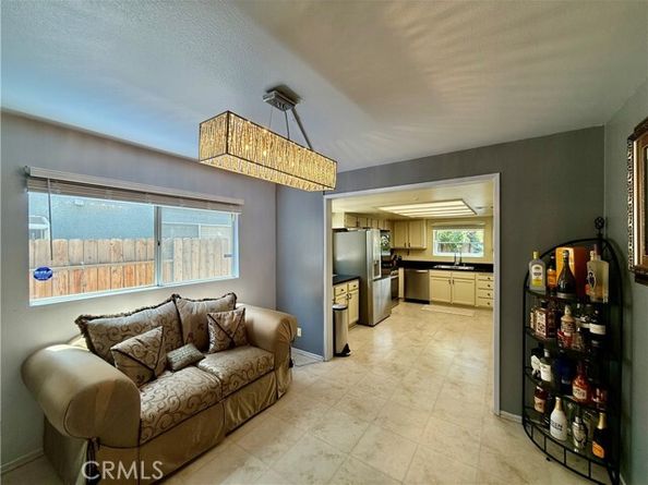 9213 Independence Way, North Hills (los Angeles) CA 91343