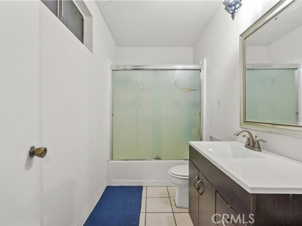 13086 Foothill Boulevard, Sylmar (los Angeles) CA 91342