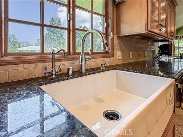 9819 Vanalden Avenue, Northridge (los Angeles) CA 91324