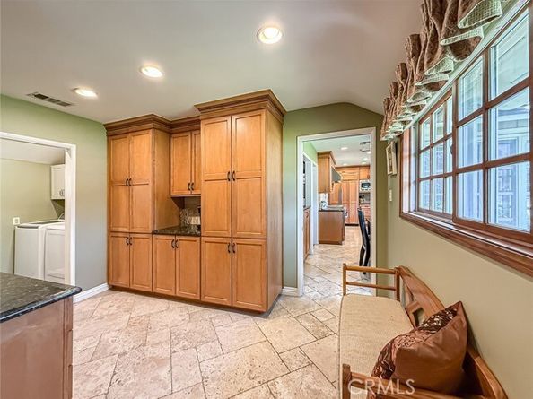 9819 Vanalden Avenue, Northridge (los Angeles) CA 91324