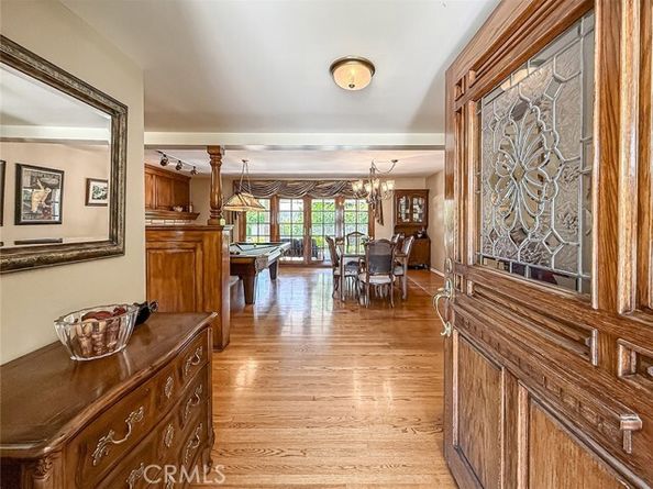9819 Vanalden Avenue, Northridge (los Angeles) CA 91324
