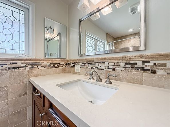 9819 Vanalden Avenue, Northridge (los Angeles) CA 91324