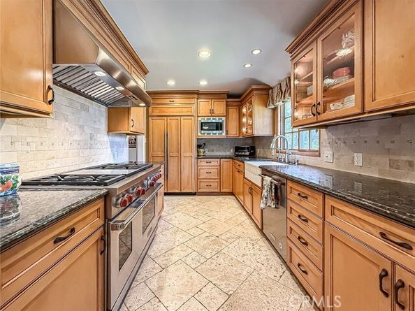9819 Vanalden Avenue, Northridge (los Angeles) CA 91324