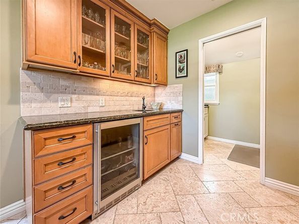 9819 Vanalden Avenue, Northridge (los Angeles) CA 91324