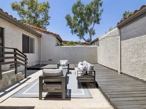 19519 Rinaldi Street 57, Porter Ranch (los Angeles) CA 91326