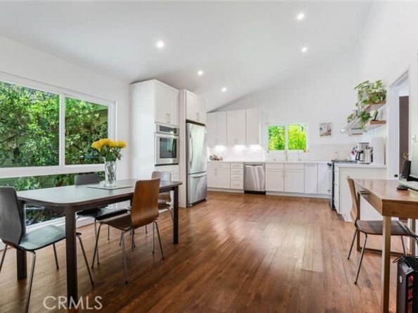 24101 Philiprimm Street, Woodland Hills (los Angeles) CA 91367