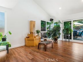 24101 Philiprimm Street, Woodland Hills (los Angeles) CA 91367