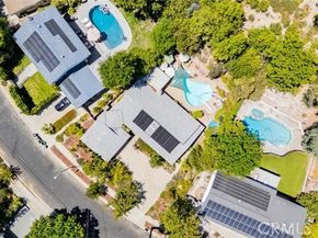 24101 Philiprimm Street, Woodland Hills (los Angeles) CA 91367