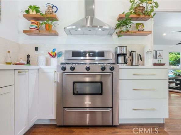 24101 Philiprimm Street, Woodland Hills (los Angeles) CA 91367