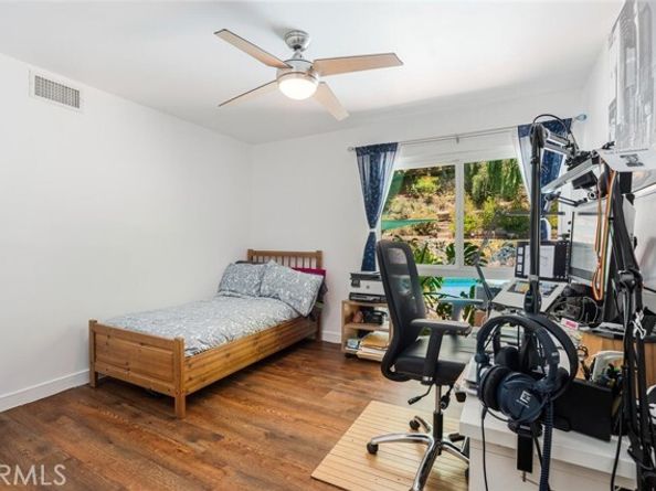 24101 Philiprimm Street, Woodland Hills (los Angeles) CA 91367