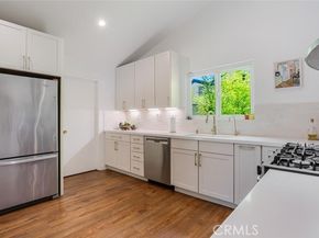 24101 Philiprimm Street, Woodland Hills (los Angeles) CA 91367