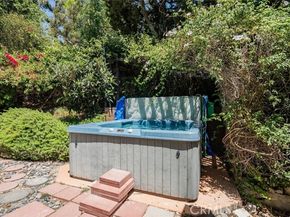 24101 Philiprimm Street, Woodland Hills (los Angeles) CA 91367