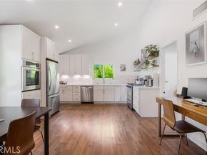 24101 Philiprimm Street, Woodland Hills (los Angeles) CA 91367