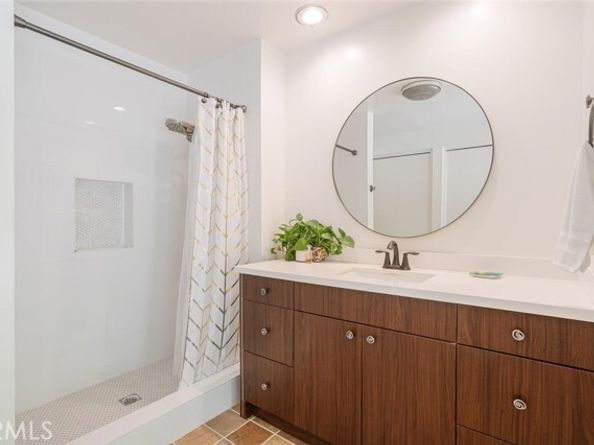 24101 Philiprimm Street, Woodland Hills (los Angeles) CA 91367