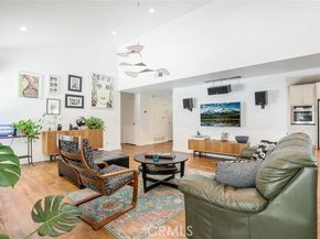 24101 Philiprimm Street, Woodland Hills (los Angeles) CA 91367