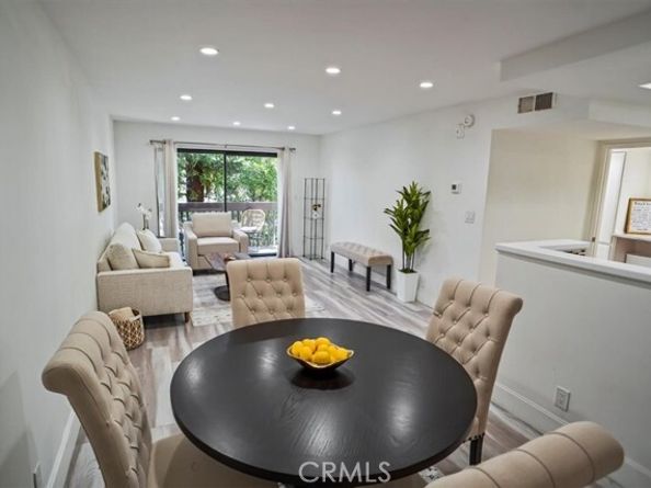 22100 Burbank Boulevard 254F, Woodland Hills (los Angeles) CA 91367