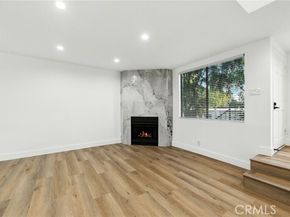 21720 Hart Street 5, Canoga Park (los Angeles) CA 91303