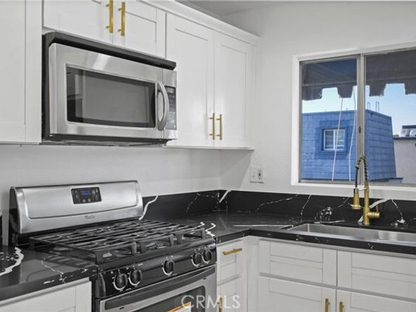 18530 Hatteras 333, Tarzana (los Angeles) CA 91356