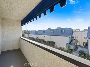 18530 Hatteras 333, Tarzana (los Angeles) CA 91356