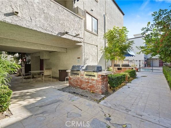 18530 Hatteras 333, Tarzana (los Angeles) CA 91356