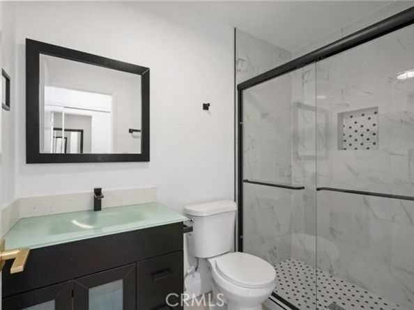 18530 Hatteras 333, Tarzana (los Angeles) CA 91356