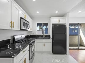 18530 Hatteras 333, Tarzana (los Angeles) CA 91356