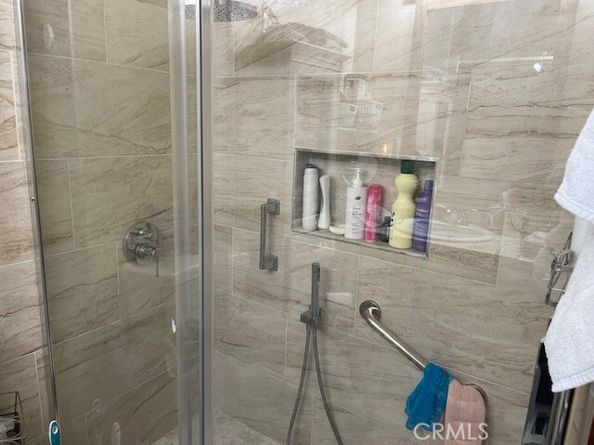 7328 Remmet Avenue, Canoga Park (los Angeles) CA 91303