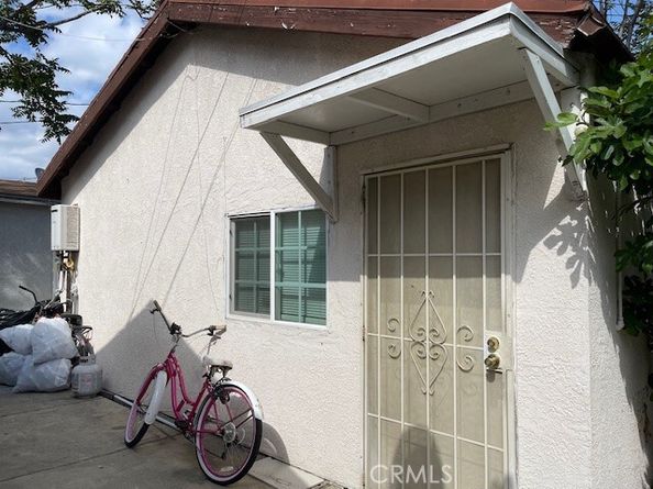 7328 Remmet Avenue, Canoga Park (los Angeles) CA 91303