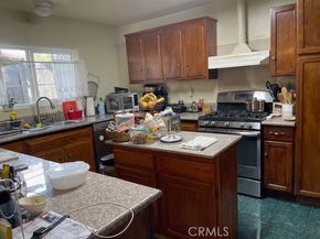 7328 Remmet Avenue, Canoga Park (los Angeles) CA 91303