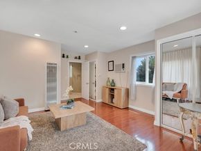 19419 Oxnard Street, Tarzana (los Angeles) CA 91356