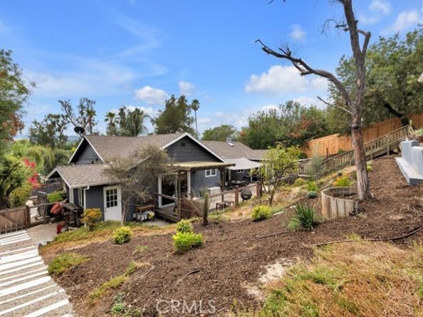 19419 Oxnard Street, Tarzana (los Angeles) CA 91356