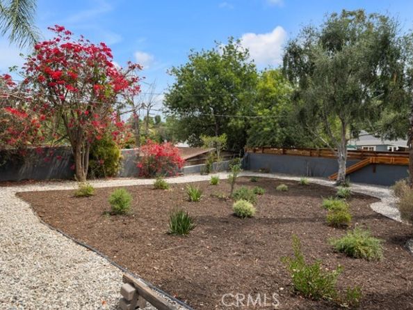 19419 Oxnard Street, Tarzana (los Angeles) CA 91356