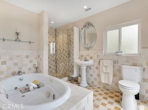 19419 Oxnard Street, Tarzana (los Angeles) CA 91356