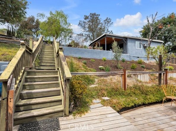 19419 Oxnard Street, Tarzana (los Angeles) CA 91356