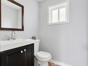 19419 Oxnard Street, Tarzana (los Angeles) CA 91356