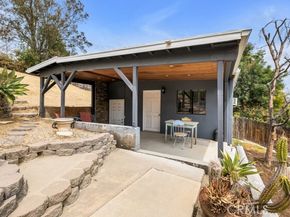 19419 Oxnard Street, Tarzana (los Angeles) CA 91356